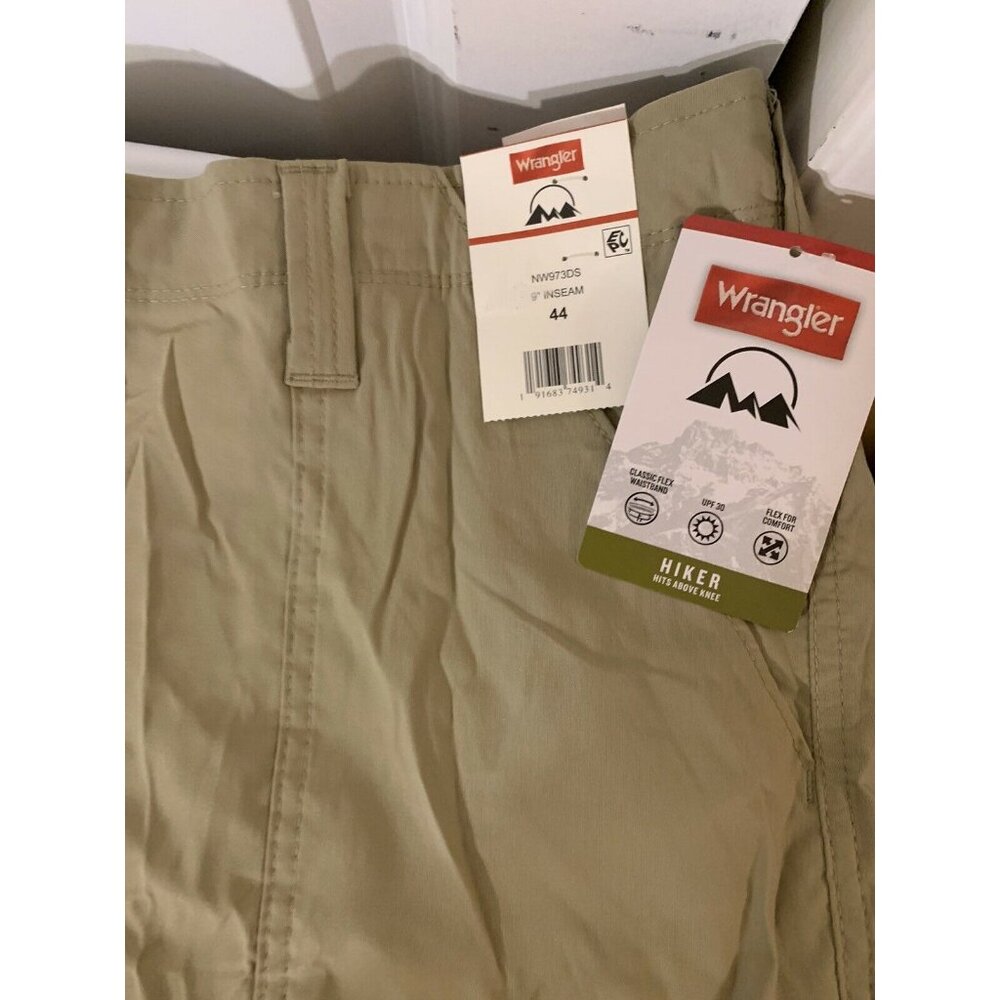 New Wrangler Hiker Men’s Sz 44 Shorts Khaki NWT‎